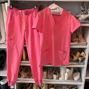 Figs Vivid Pink Scrub Set